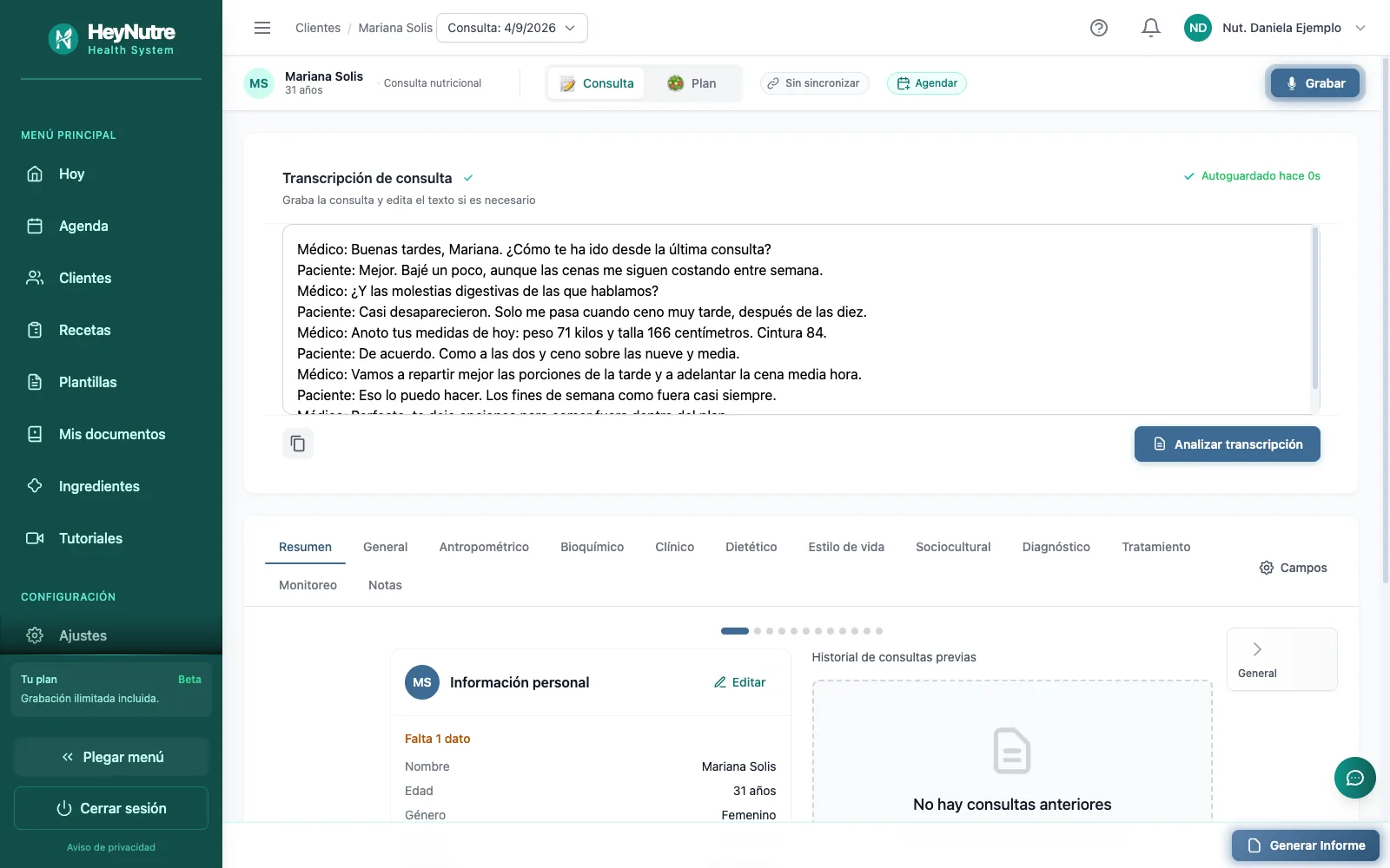 Consulta grabándose en HeyNutre con la transcripción en pantalla