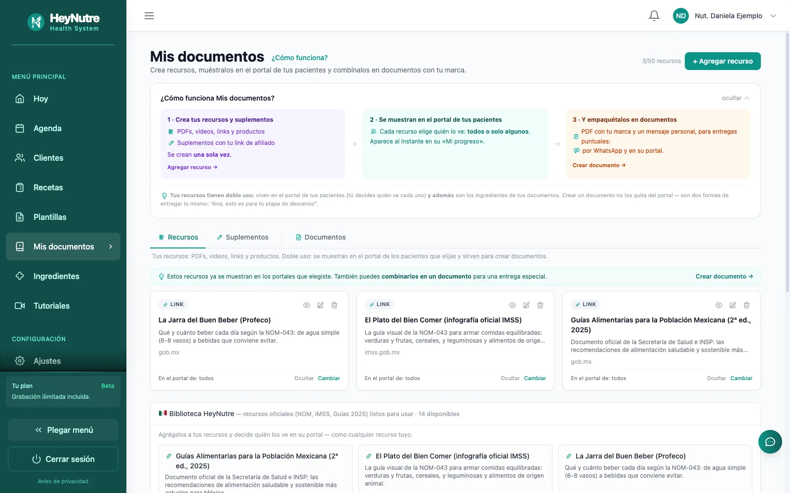 Biblioteca de recursos de la nutrióloga en HeyNutre con tres guías oficiales visibles en el portal de sus pacientes